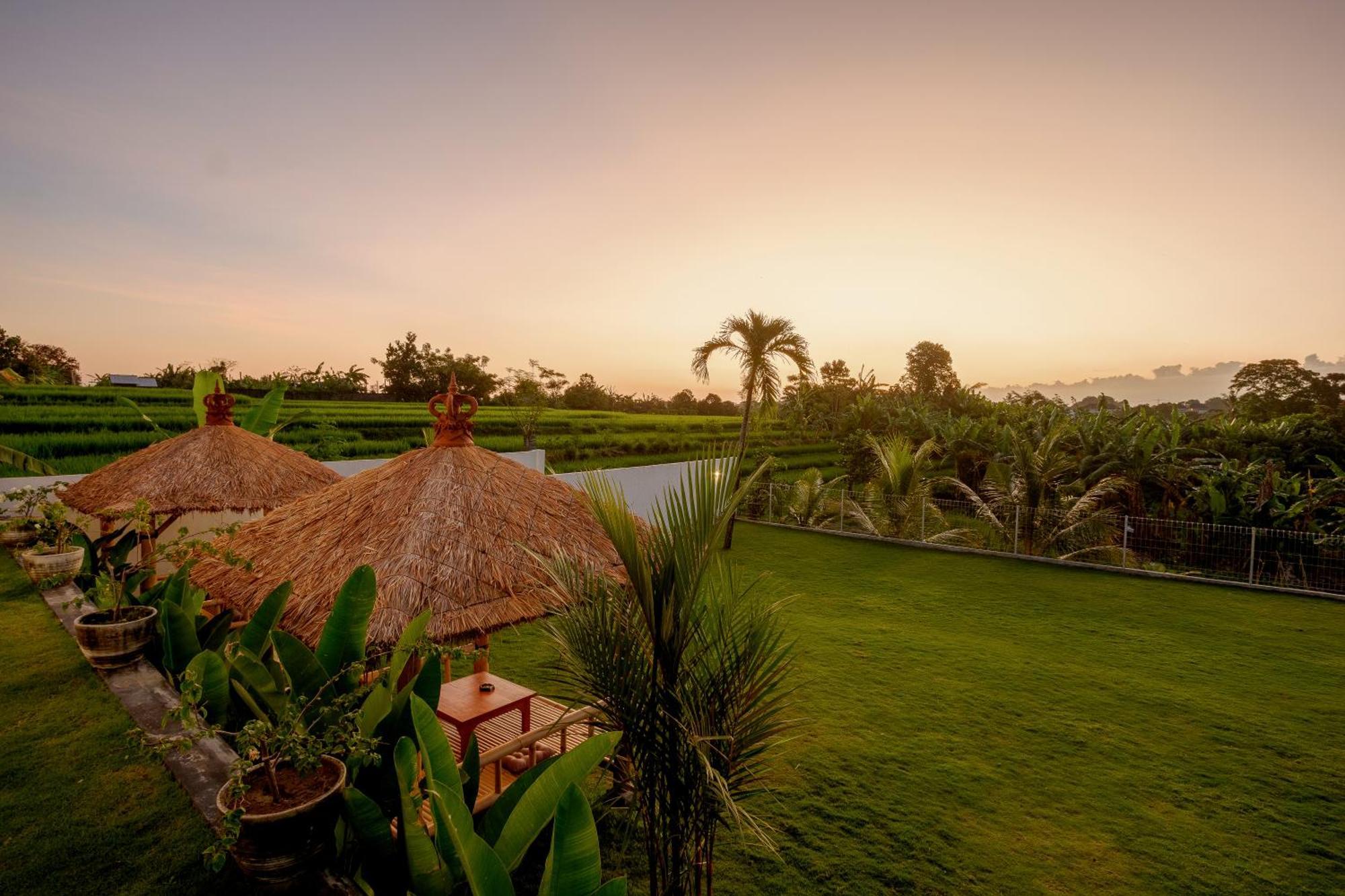 Eden Guest House Canggu Екстер'єр фото
